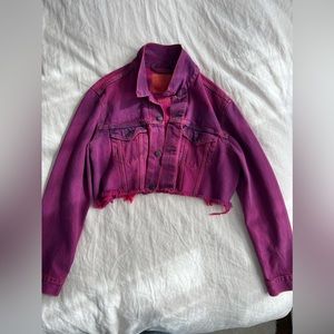 LEVI DISTRESSED MAGENTA CROPPED DENIM JACKET